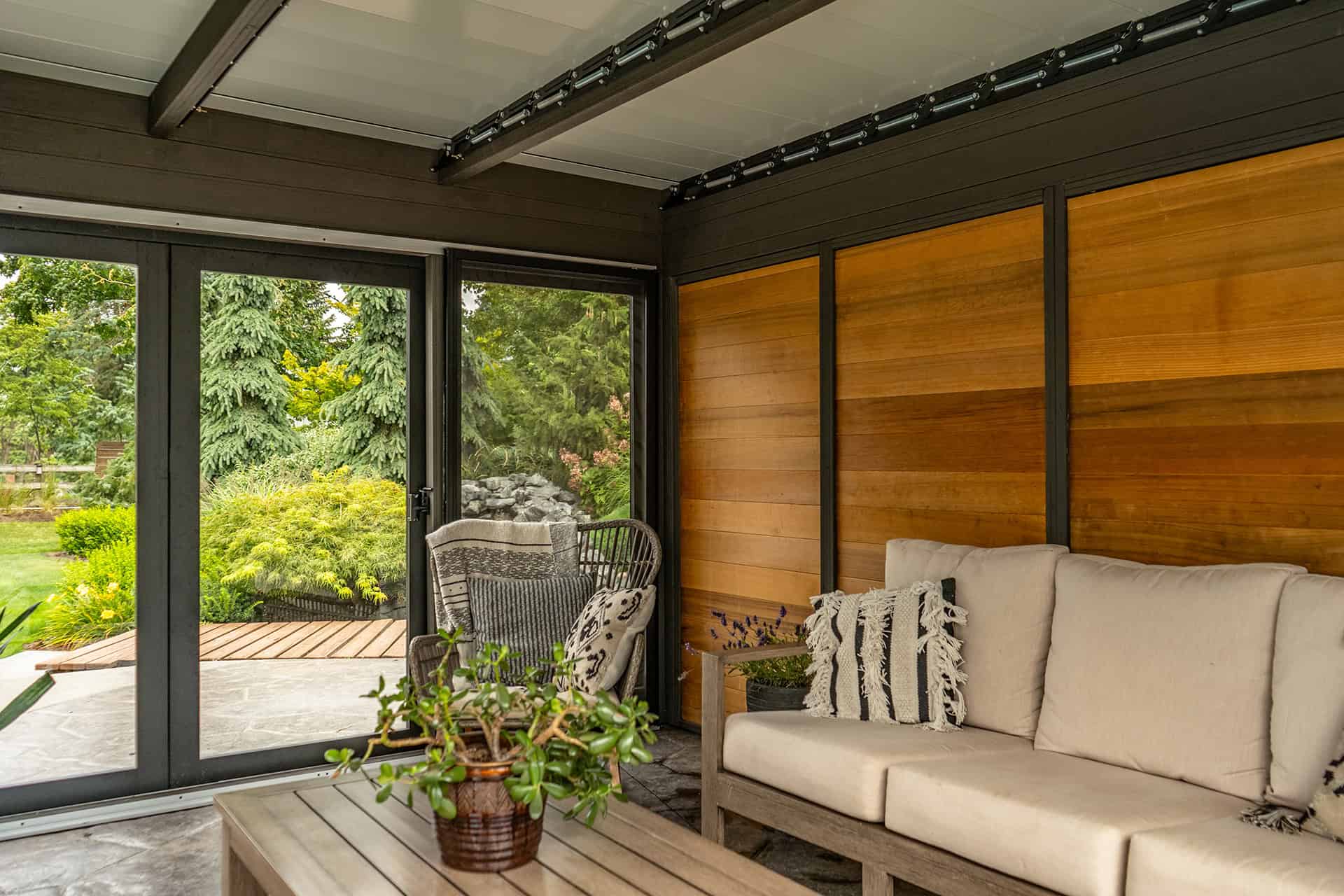 Stella Fully Enclosed - Visscher Specialty